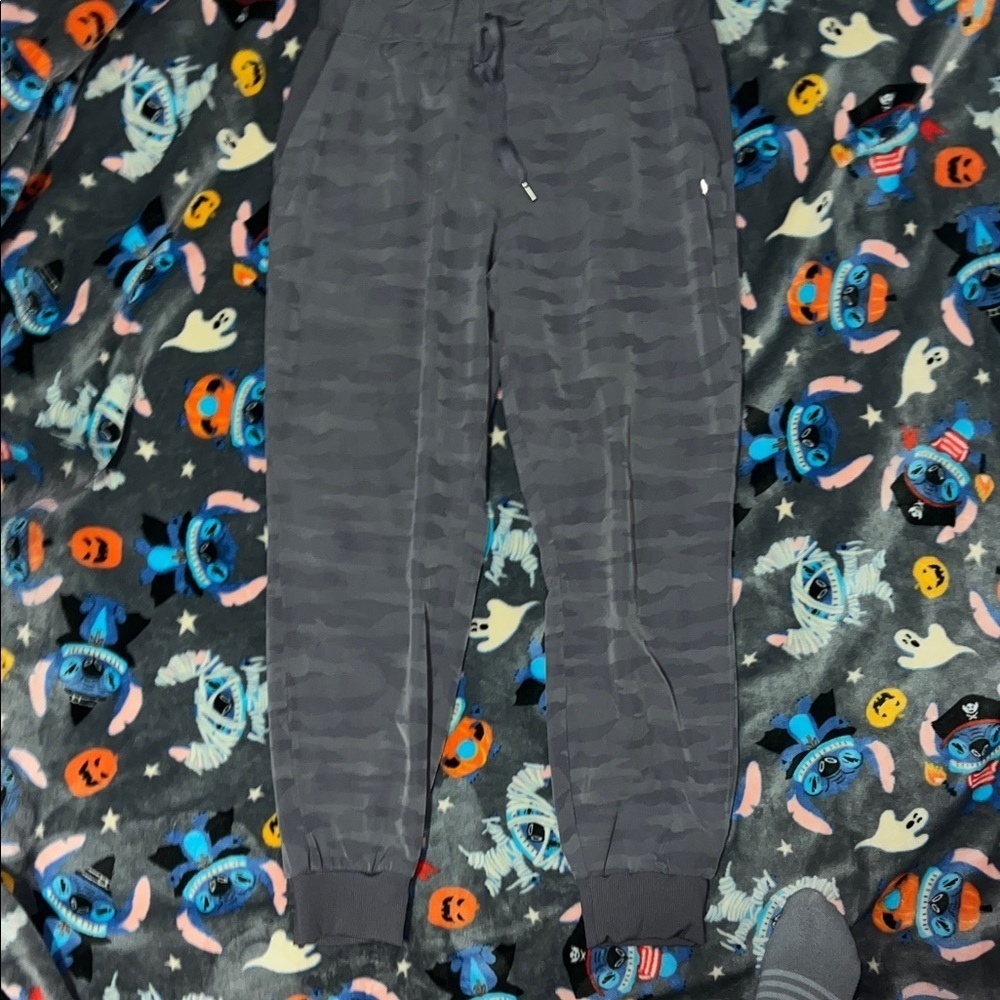 Apana Light Gray Camouflage Joggers size Large